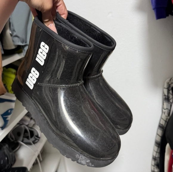 UGG Clear Mini Boots 8 Black Womens Winter Rain Snow Waterproof Boot Sz 8 Adults - Picture 2 of 4